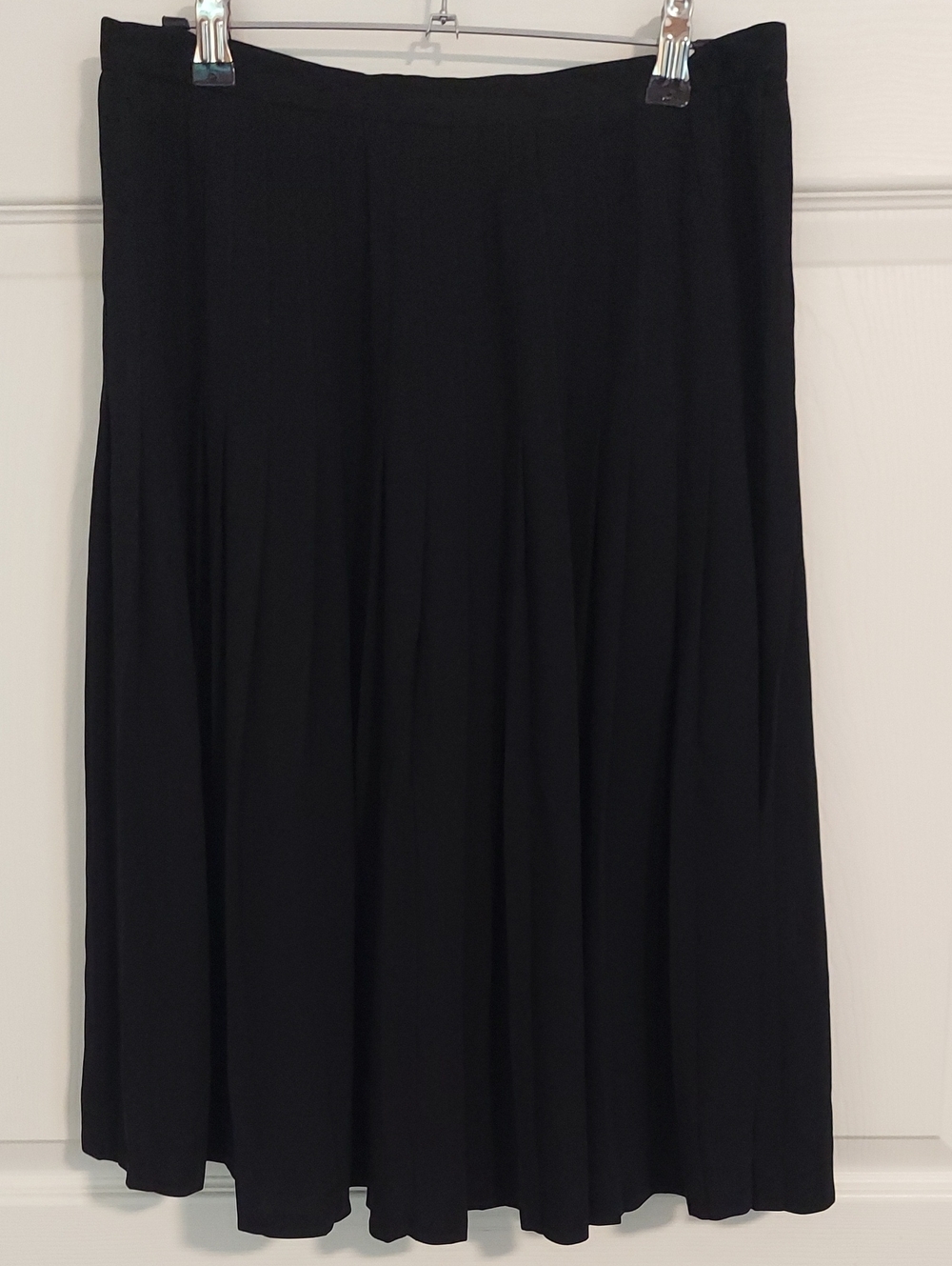 Lauren Ralph Lauren Black Midi Pleated Skirt
